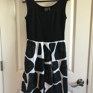 Muse dress, black and white, size 8